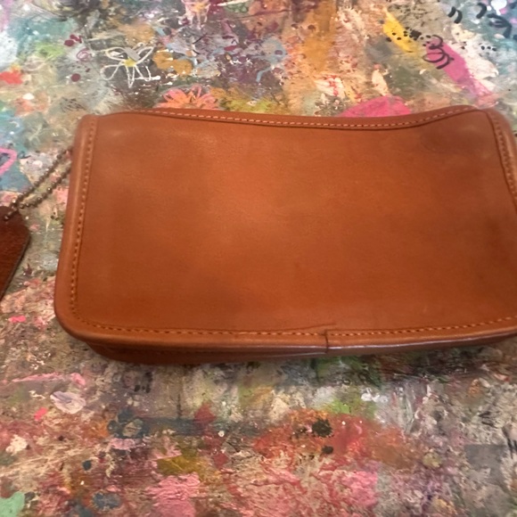 VINTAGE Coach Tan Leather Clutch 90’s - Picture 2 of 5